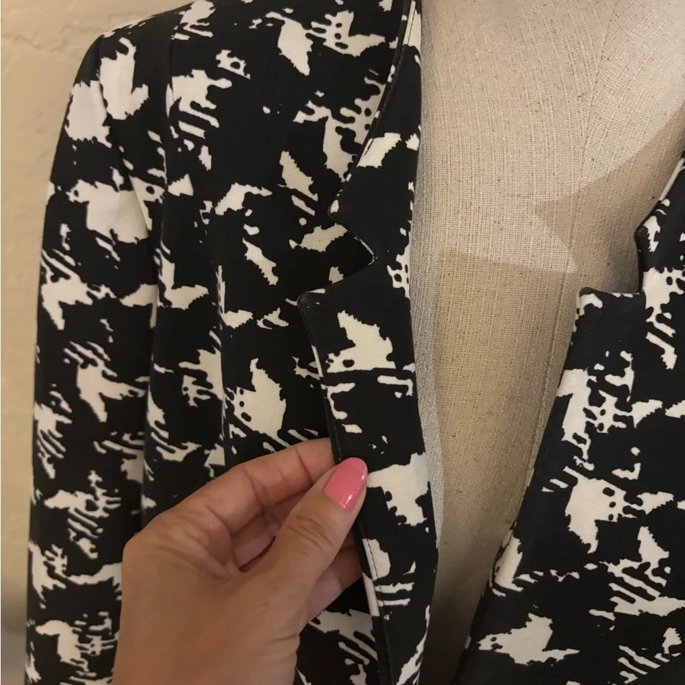 Classifies Entier Black & White Patterned Women's Open Front Jacket sz L